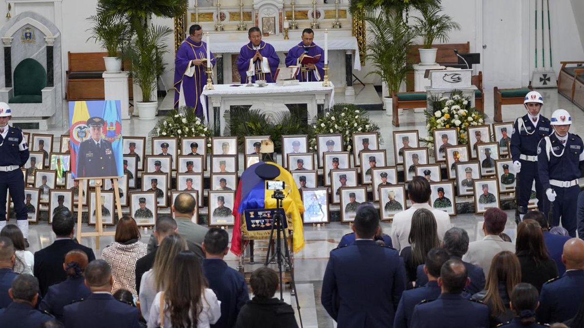Comandante General de las Fuerzas Militares tweet media