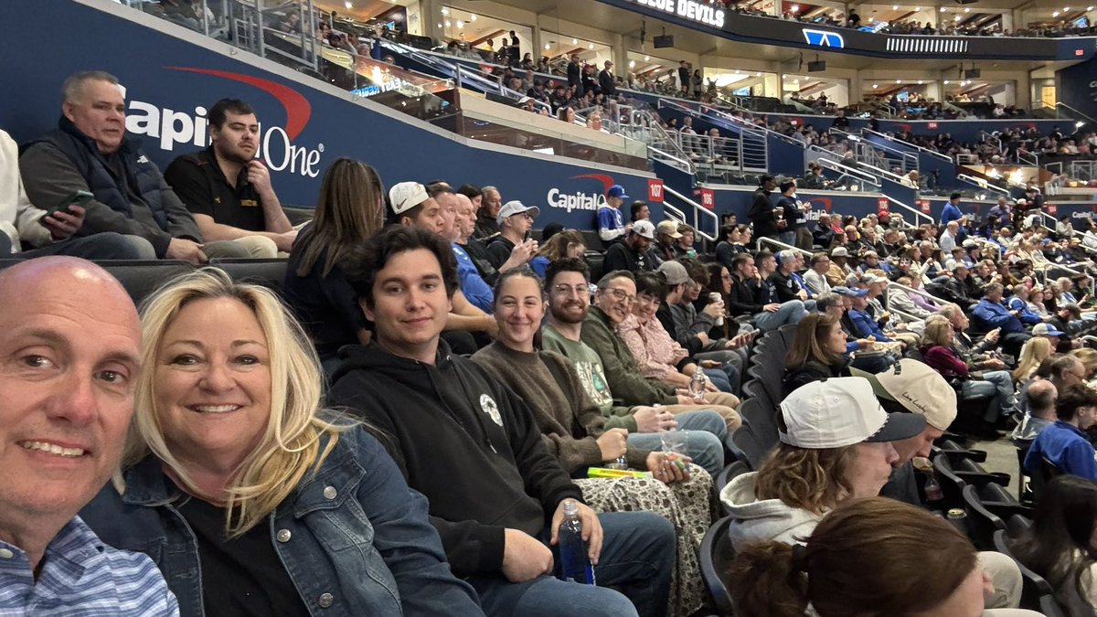 Yale91's tweet photo. At the East Regional Final. #MMSelfie https://t.co/GOJUFoU0el