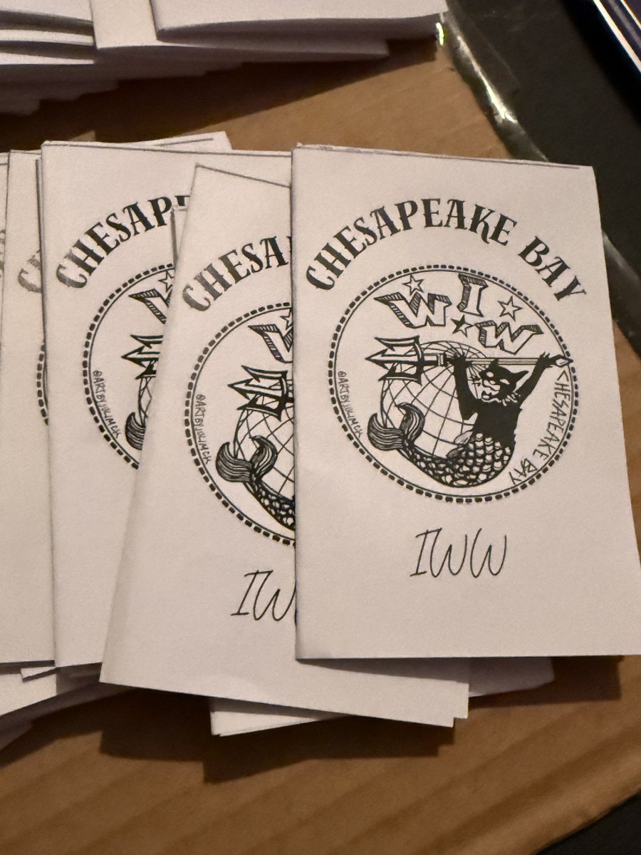 ChesapeakeIWW's tweet photo. Working on zines for #nokings #labor #unions #solidarity #IWW #ChesapeakeBay #VirginiaBeach https://t.co/teHldyHTot