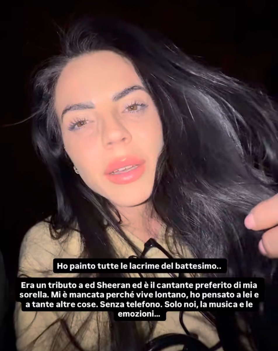 sonoesauritissima_ tweet media