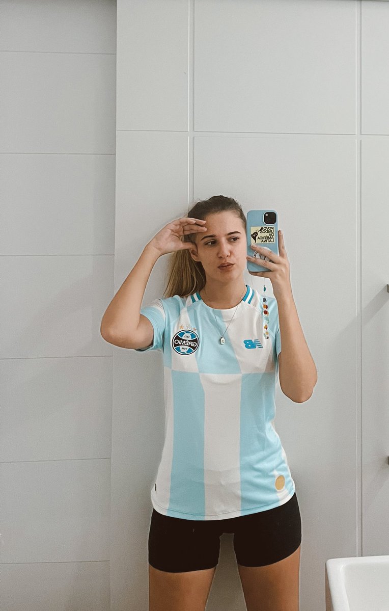 isadora ☆ tweet media