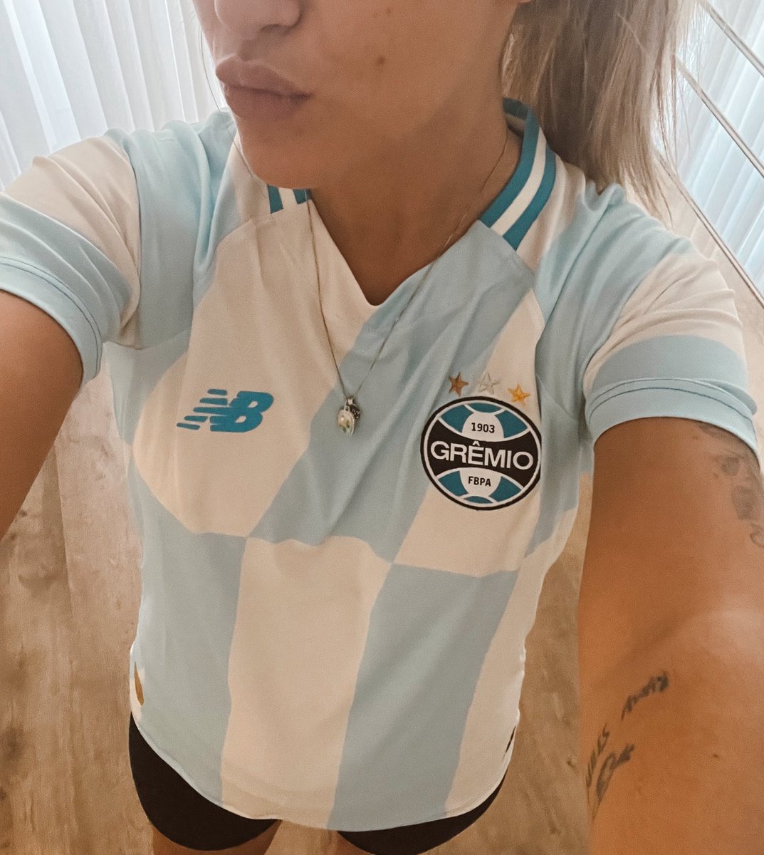 isadora ☆ tweet media