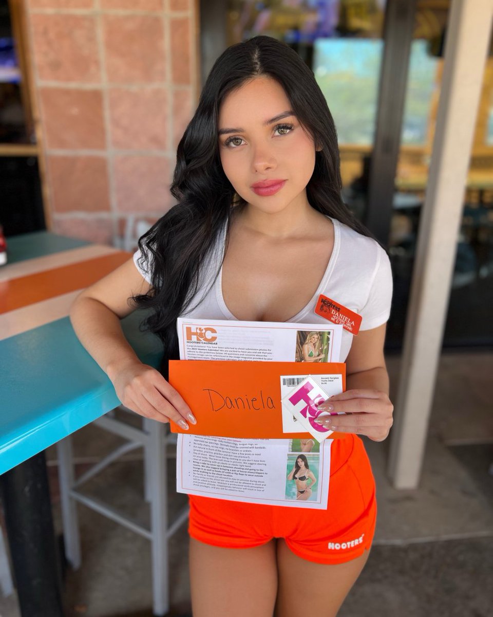 HootersCO's tweet image. Yeah we see you Daniela🧡

Westminster just added another one to the lineup

Daniela is headed to Estes Park to shoot for the 2027 Hooters Calendar!

Big moment and she deserves it!

Give her some love in the comments below 😘

#AnotherOne #Congrats #HootersCalendar