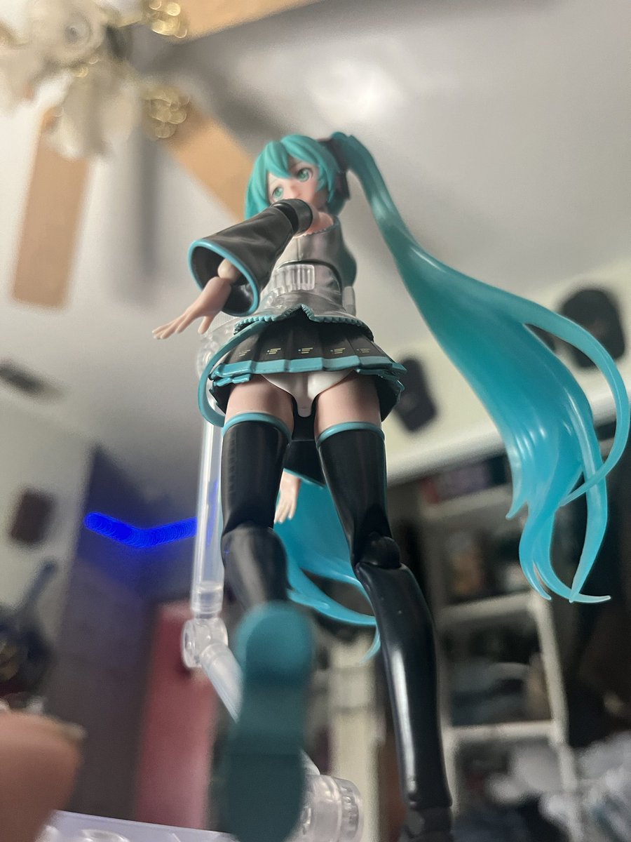 𓋹goth freak𓋹 tweet media