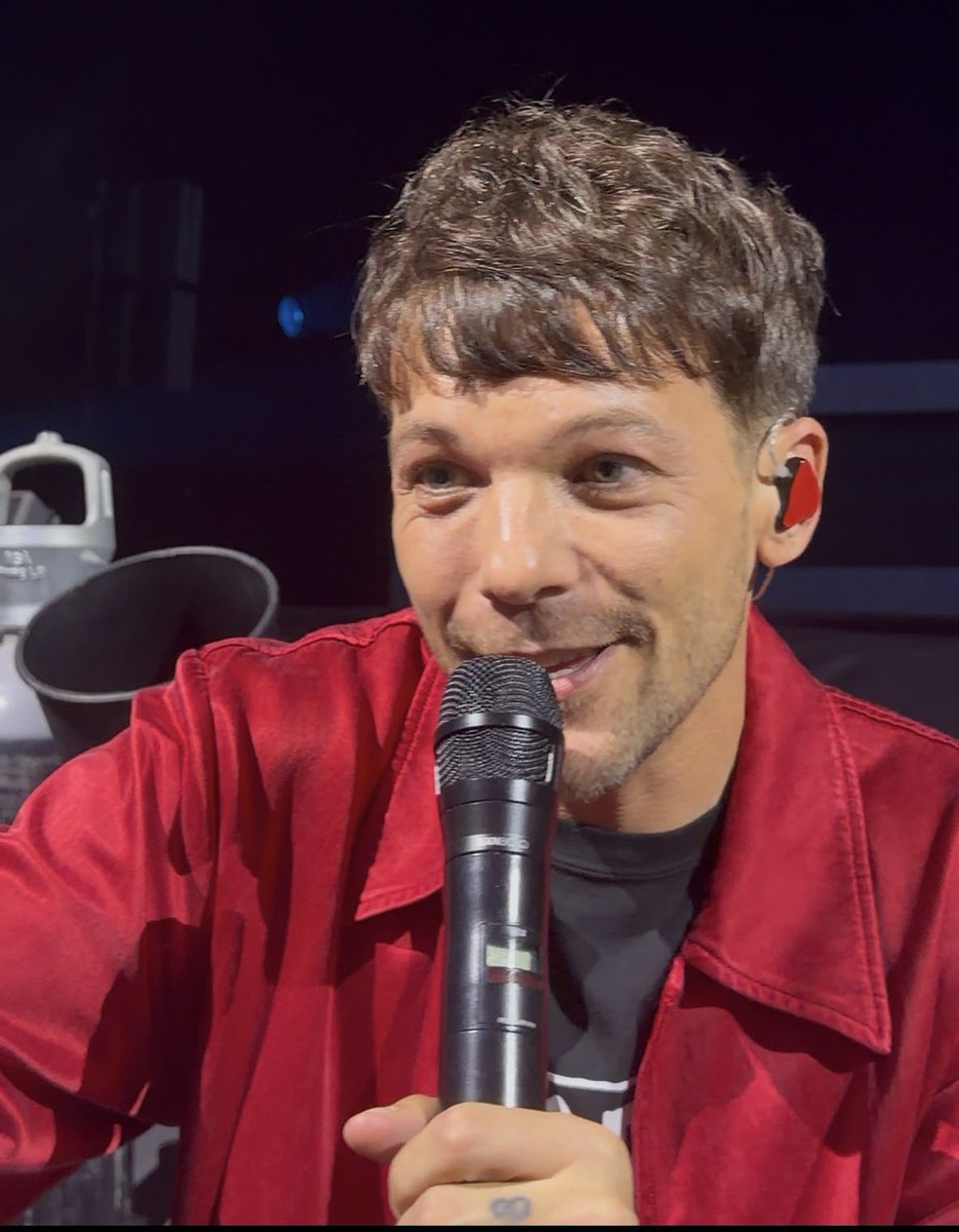 World Tomlinson tweet media