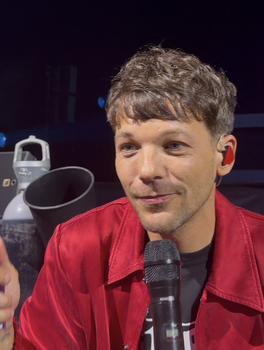 World Tomlinson tweet media