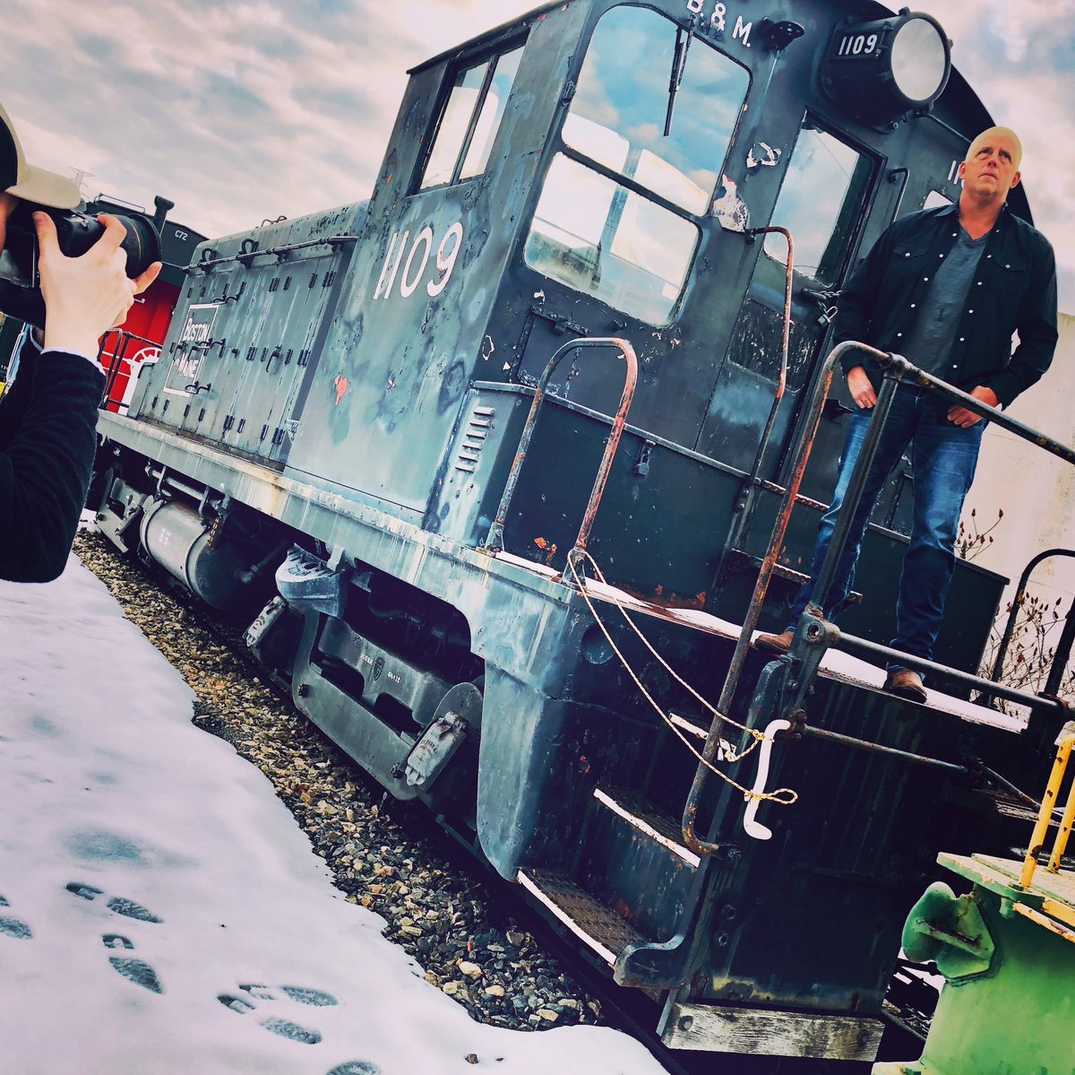 I want yall to remember something. Social media is a great tool to promote, market and speak to fans. But, there is always a handful of haters that are the loudest and say terrible things . That is a very small percentage and most times those idiots have no life and are miserable