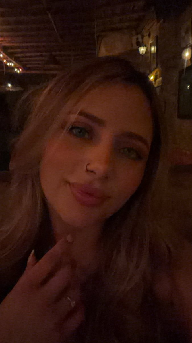 Angienmx tweet media