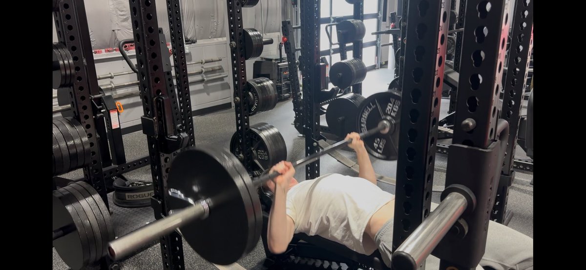 QBV2028's tweet image. 145 days until kick off, including Sundays. Not taking mine off... On field success is paid for with off season sweat.

#StackingDays @HartleyFootball