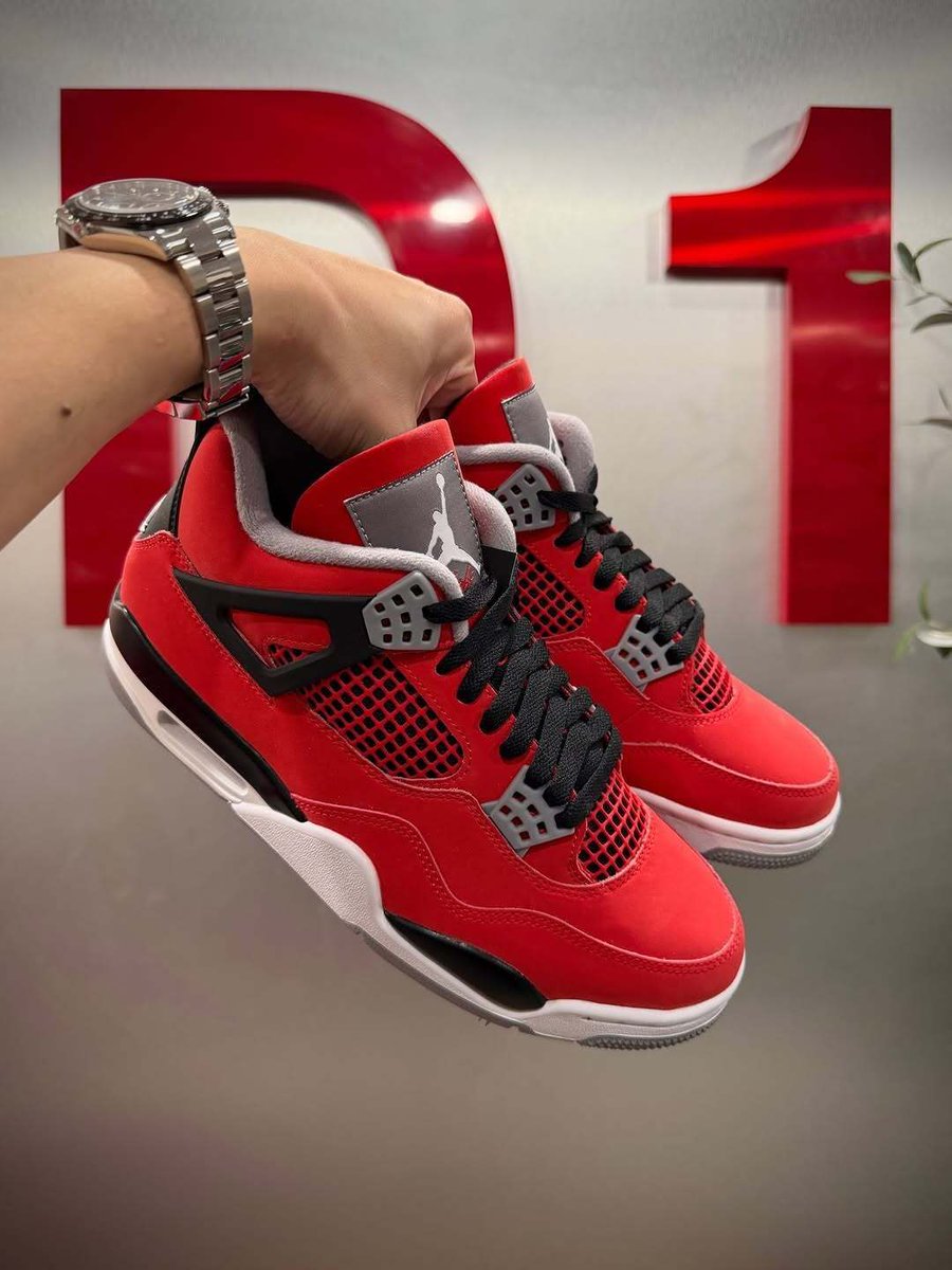 JustFreshKicks's tweet photo. Air Jordan 4 Retro “Toro Bravo” Releases May 2nd 🌹

Details: https://t.co/26COagwzl4 https://t.co/MUv0JP6yPZ