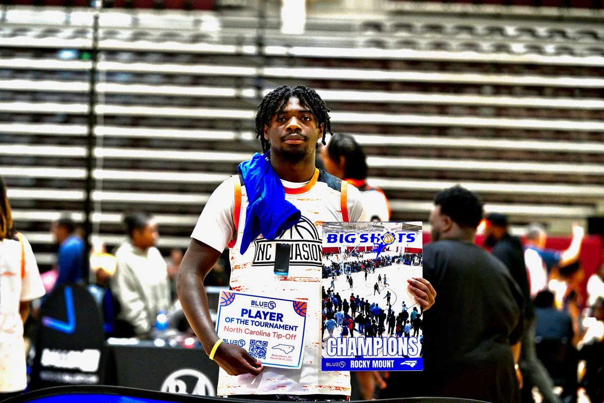 BIG SH🏀TS tweet media