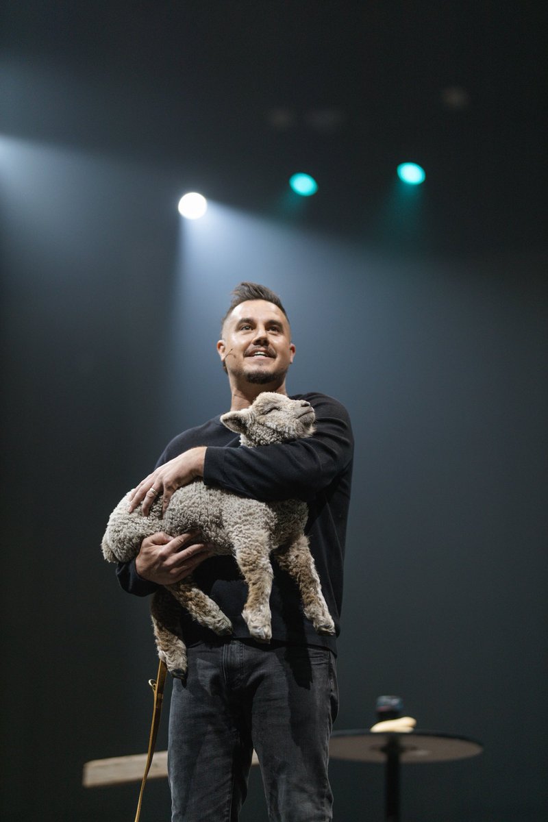 victorytulsa's tweet photo. PALM SUNDAY 🕊️🩸
When we share the lamb, we share the hope of the world! Nothing is too difficult for the lamb! https://t.co/4Ih7JRHuPl