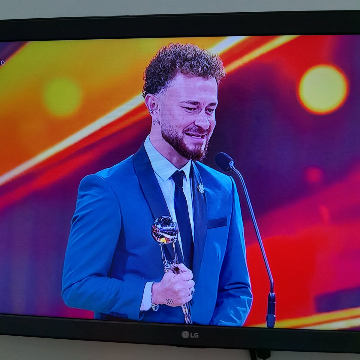 OrgFredbruno's tweet photo. Muito muito feliz e orgulhosa @fred_b12  você merece , e é só o começo de muito que você ainda vai conquistar. Te Amo https://t.co/FfZoXNFhww