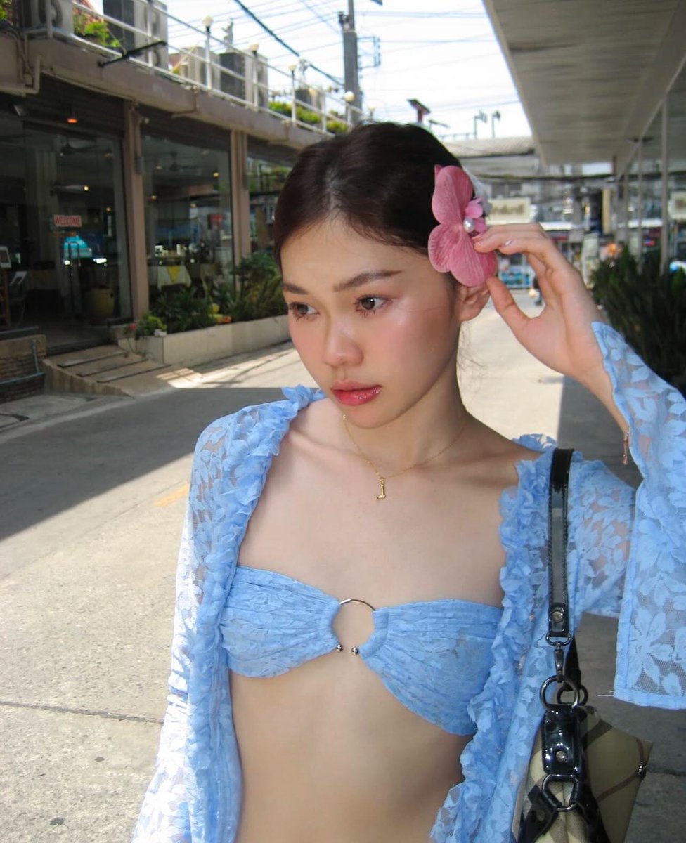 くろありん tweet media