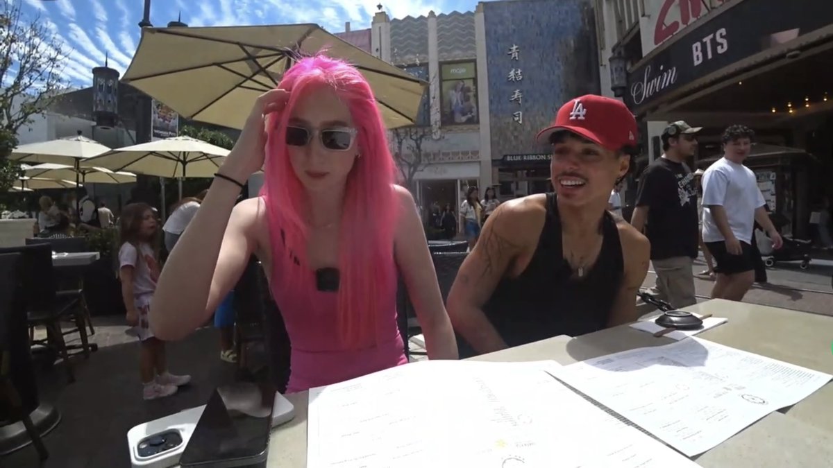 gia is SEEING BTS tweet media