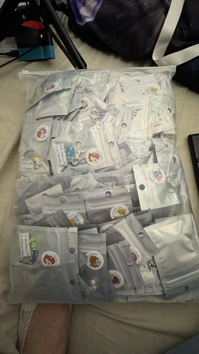 Chloe_a_98 tweet media