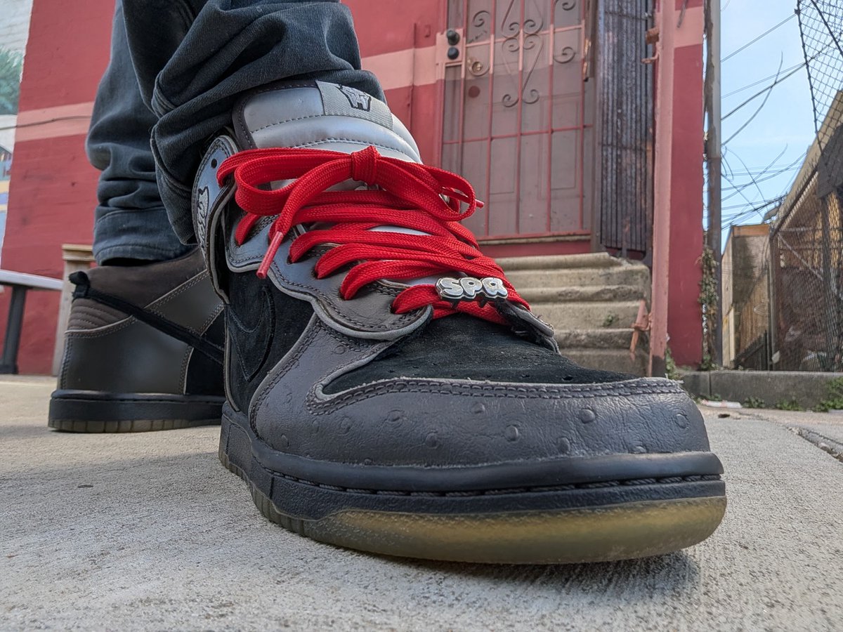 Sn3ak3r_Fr3ak3r's tweet image. #WDYWT MF DOOMS #BlackBoxBandit #YourSneakersAreDope #NikeSB