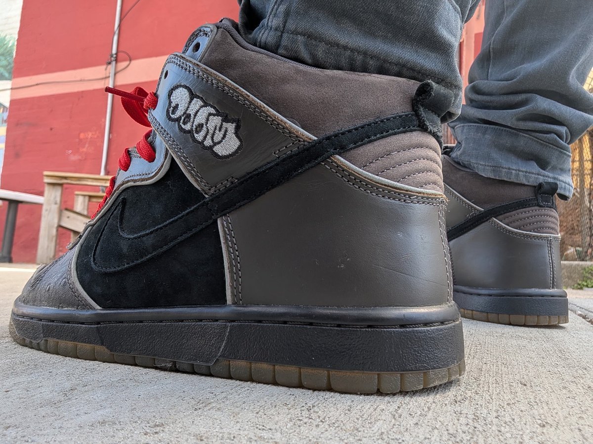 Sn3ak3r_Fr3ak3r's tweet image. #WDYWT MF DOOMS #BlackBoxBandit #YourSneakersAreDope #NikeSB