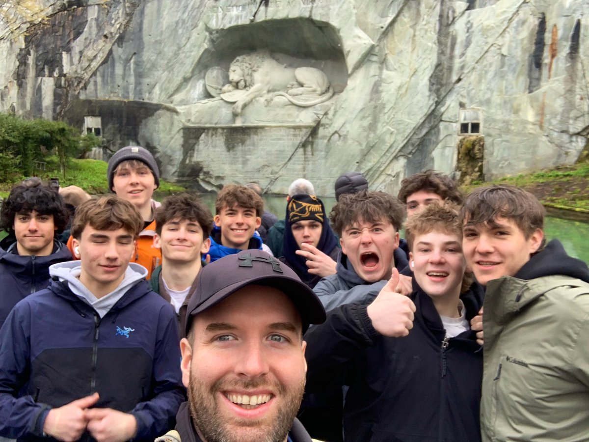 JordanTSimard's tweet photo. @ImmaculataOCSB exploring Lucern and   Rigi-Kulm! https://t.co/qovJPfDTxR
