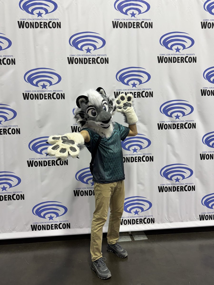 ❄️Selinar Snowcat❄️🔜MegaPlex tweet media