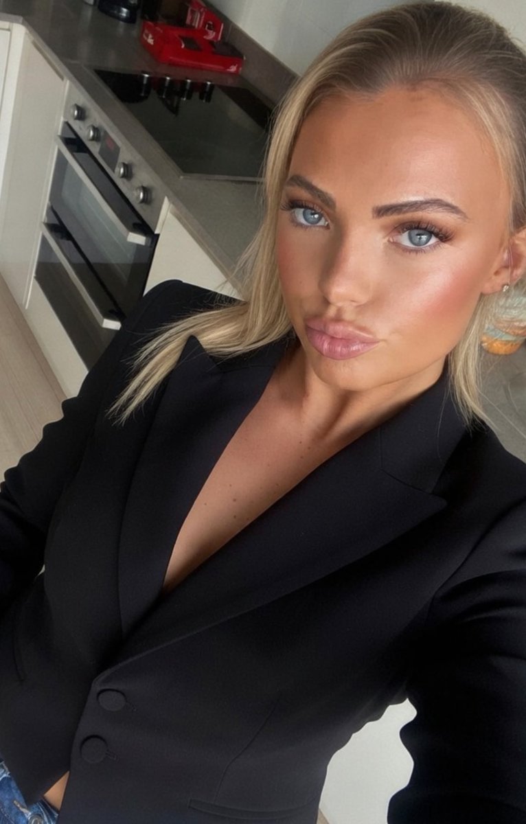 yourstrulypyne's tweet photo. Active Skype calls 
Customs x

Findom
Paypigs https://t.co/KzAFH6eiAf