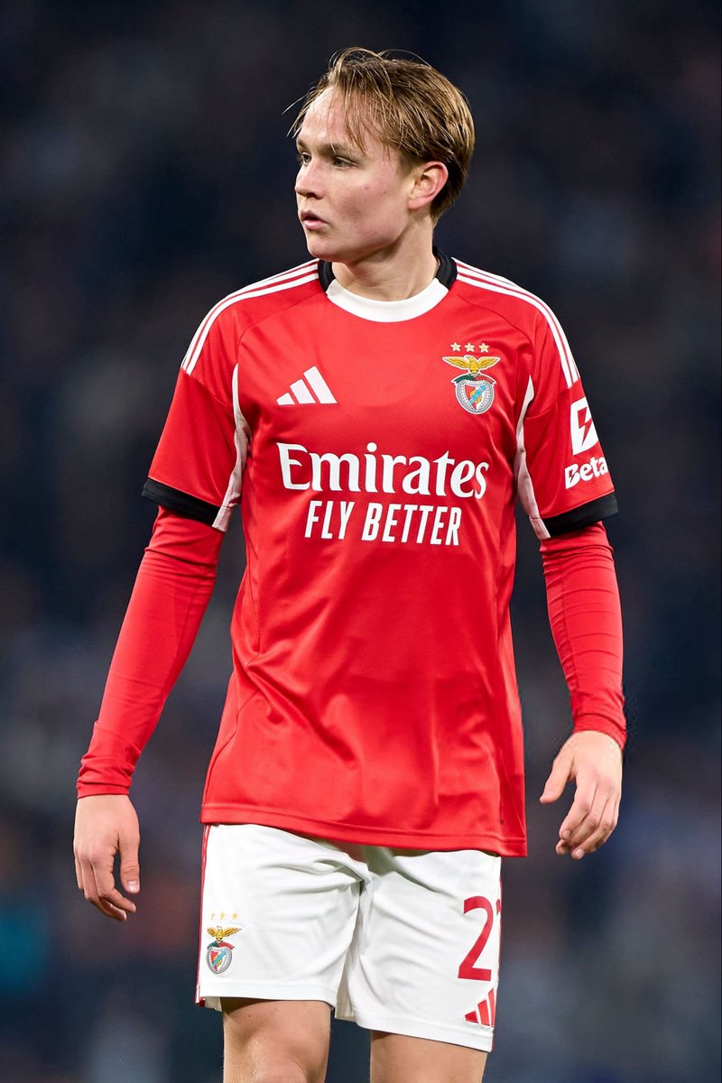 FCB World tweet media