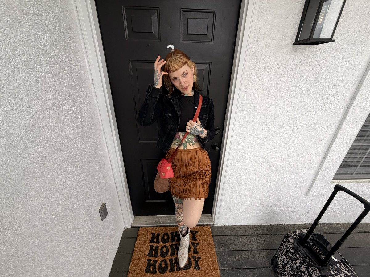 larn 🦊💛💋 tweet media