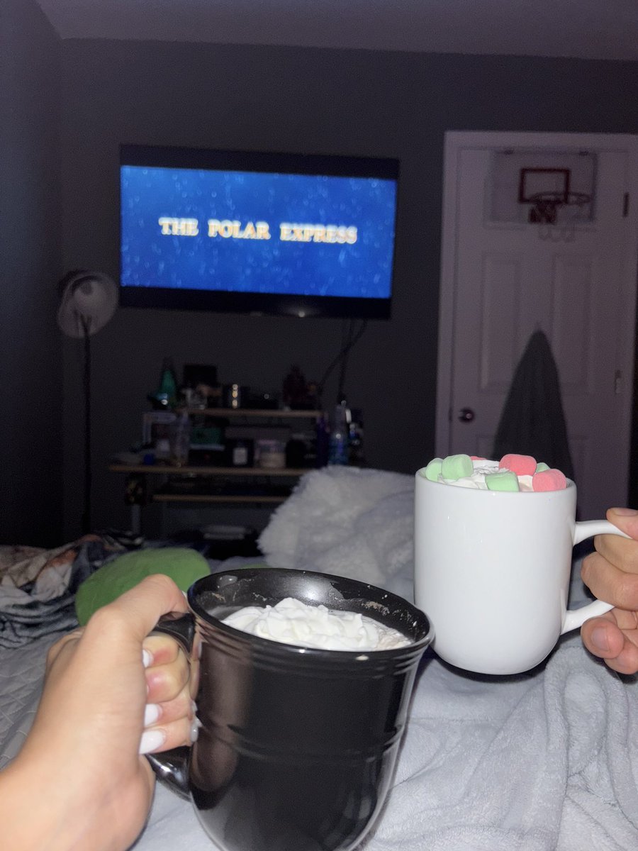 maya 𝜗𝜚 tweet media