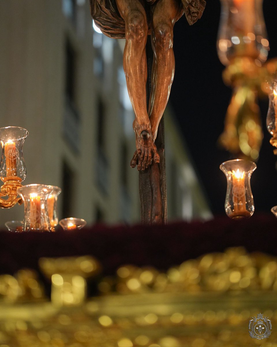 Hdad_Amor's tweet photo. “Fue traspasado por nuestras rebeliones, triturado por nuestras culpas; el castigo que nos da la paz recayó sobre él, y por sus llagas hemos sido curados.” (Isaías 53,5)

📸 @TQuifes 

#ADiosPorElAmor https://t.co/TKKeiTA6MQ