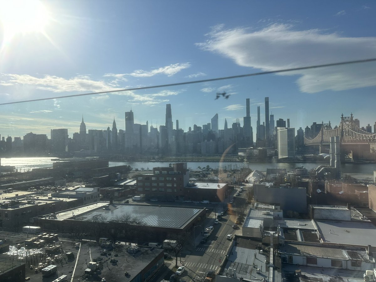 nancytrejos's tweet photo. At the Z Hotel in #LIC #NYC. Great view from the rooftop but wow, extremely rude and unfriendly staff. Clientele is pretty much the same. #hotels @znychotel https://t.co/xFoR3wJ4Rp