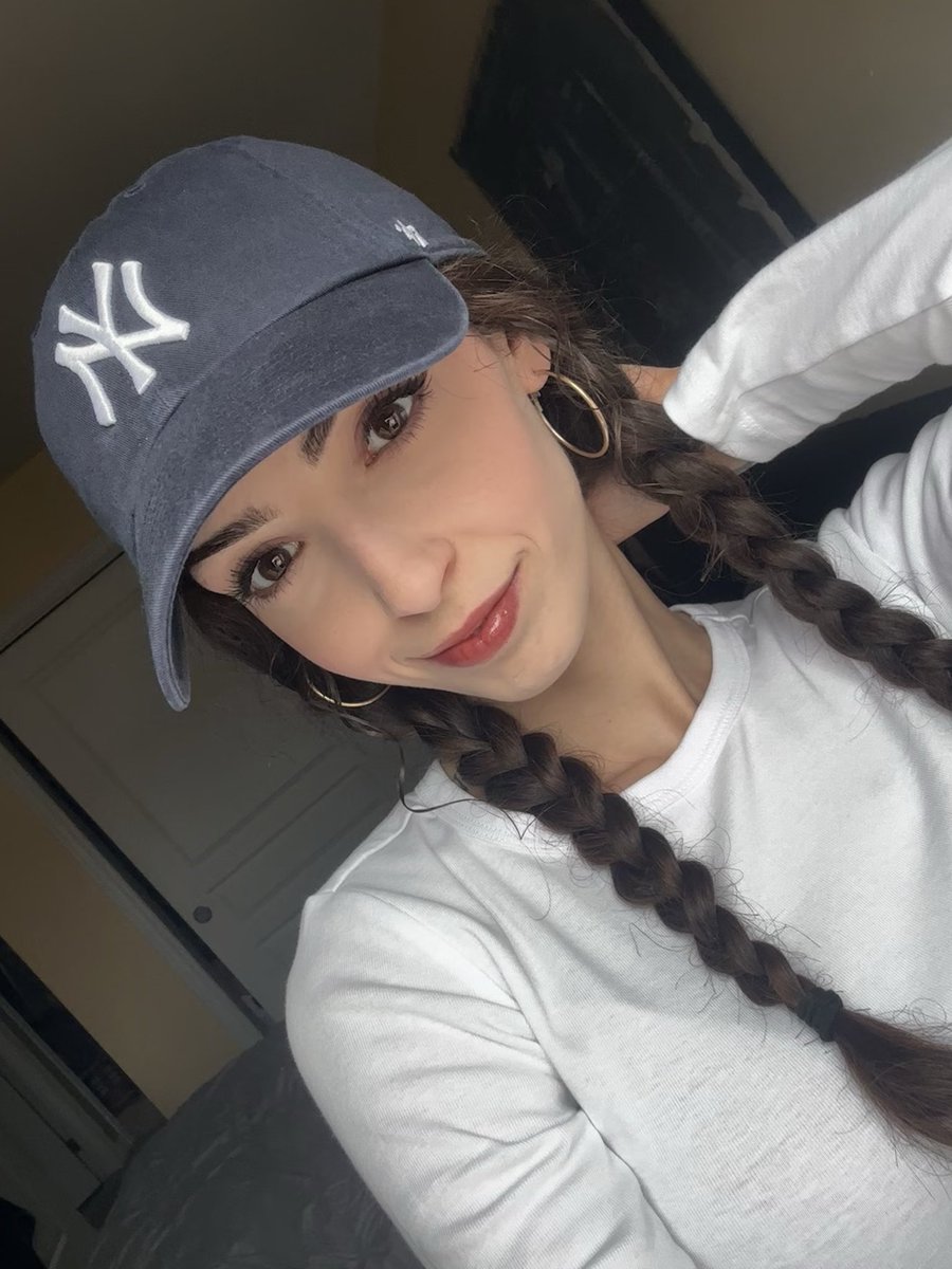 ivy 🌹 tweet media