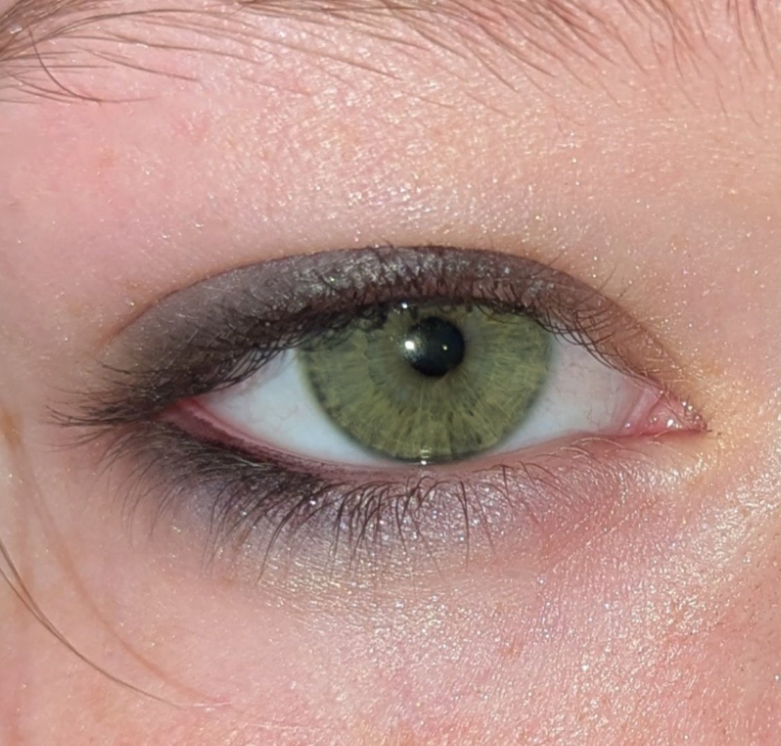 Eye media :)) you guys only get one tho