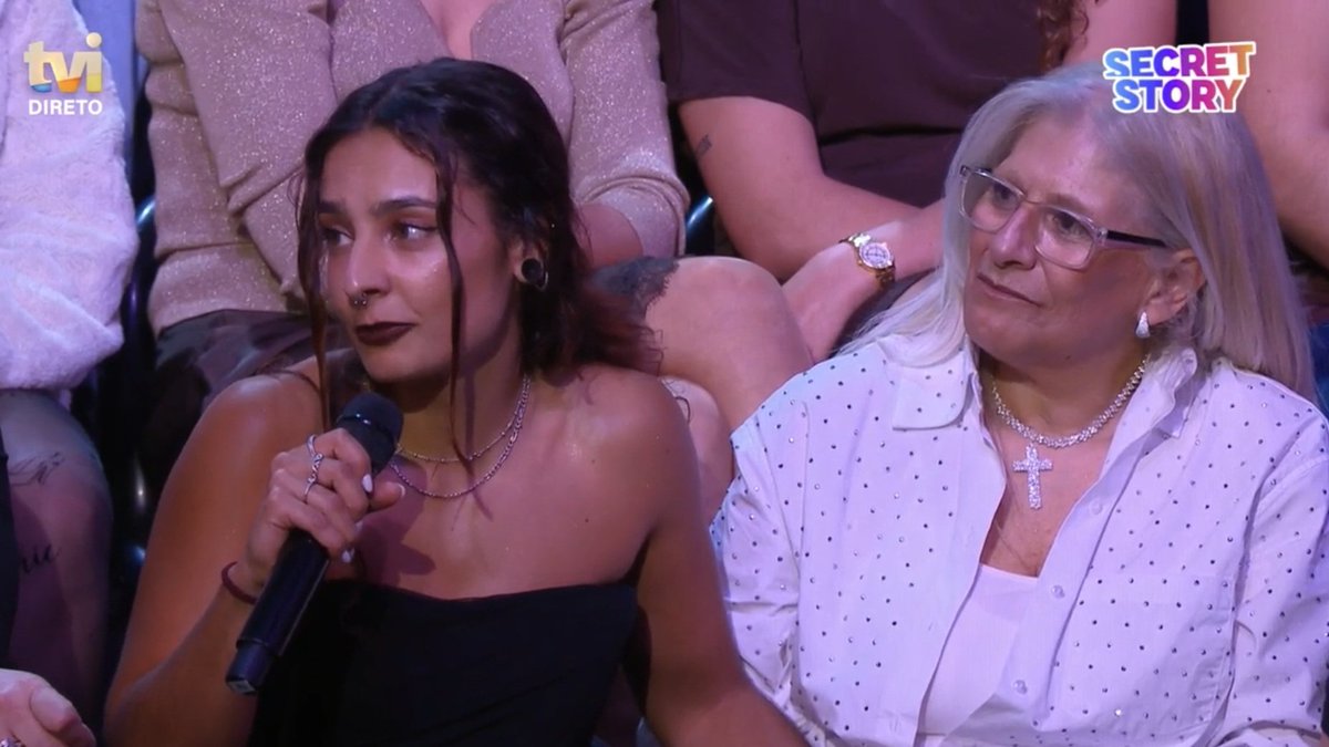 AHAHAHA, BEM QUE ANDAS A TENTAR TININHA MAS NÃO TENS HIPÓTESE, GRANDE ADRIANA #sstvi
