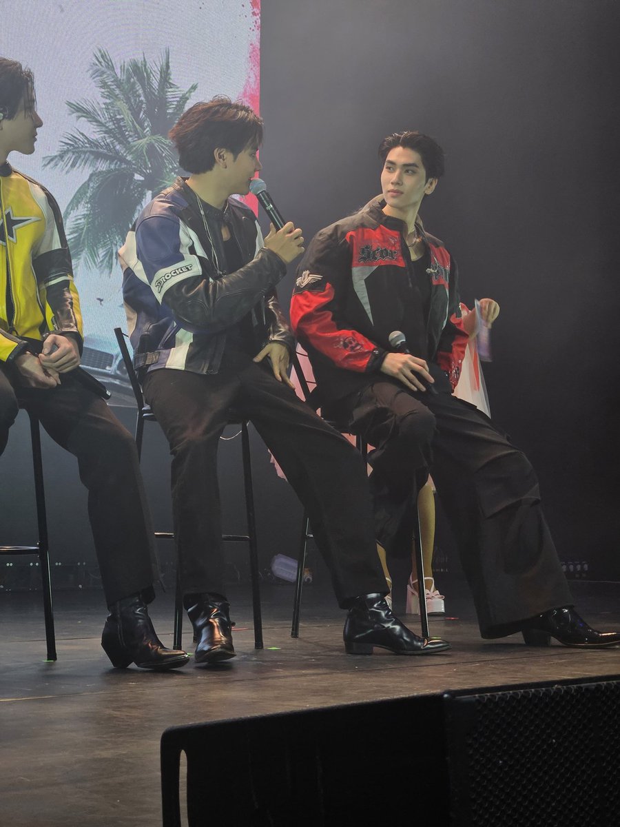 Re-Xtheeeeu (LookPeach) tweet media