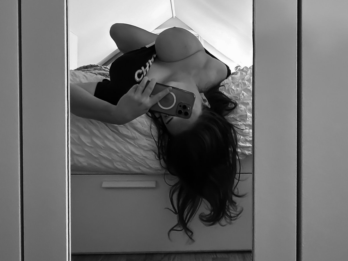 Kat 🍒 tweet media