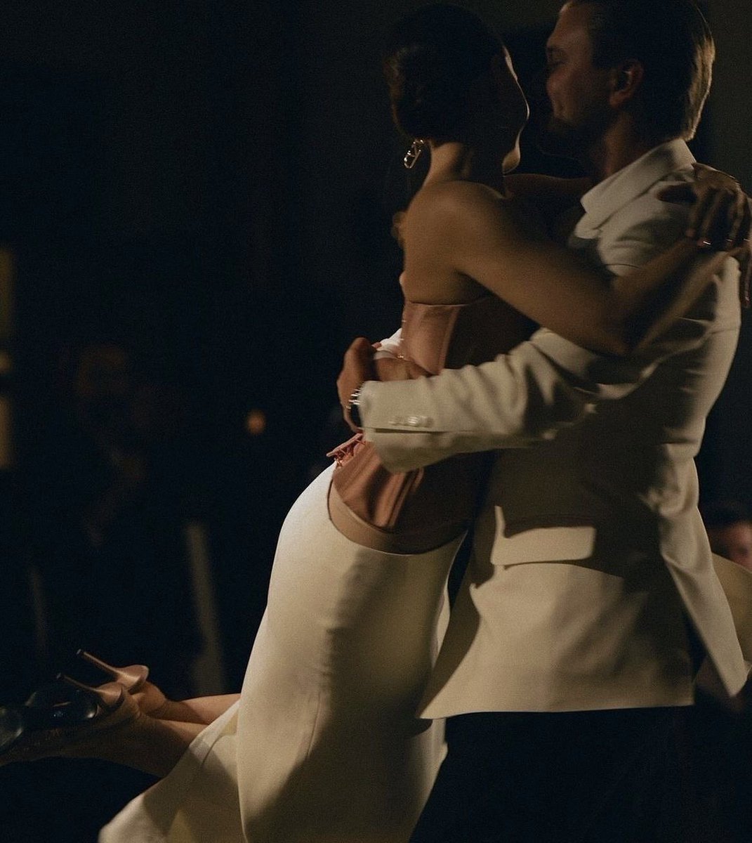 ميزان tweet media