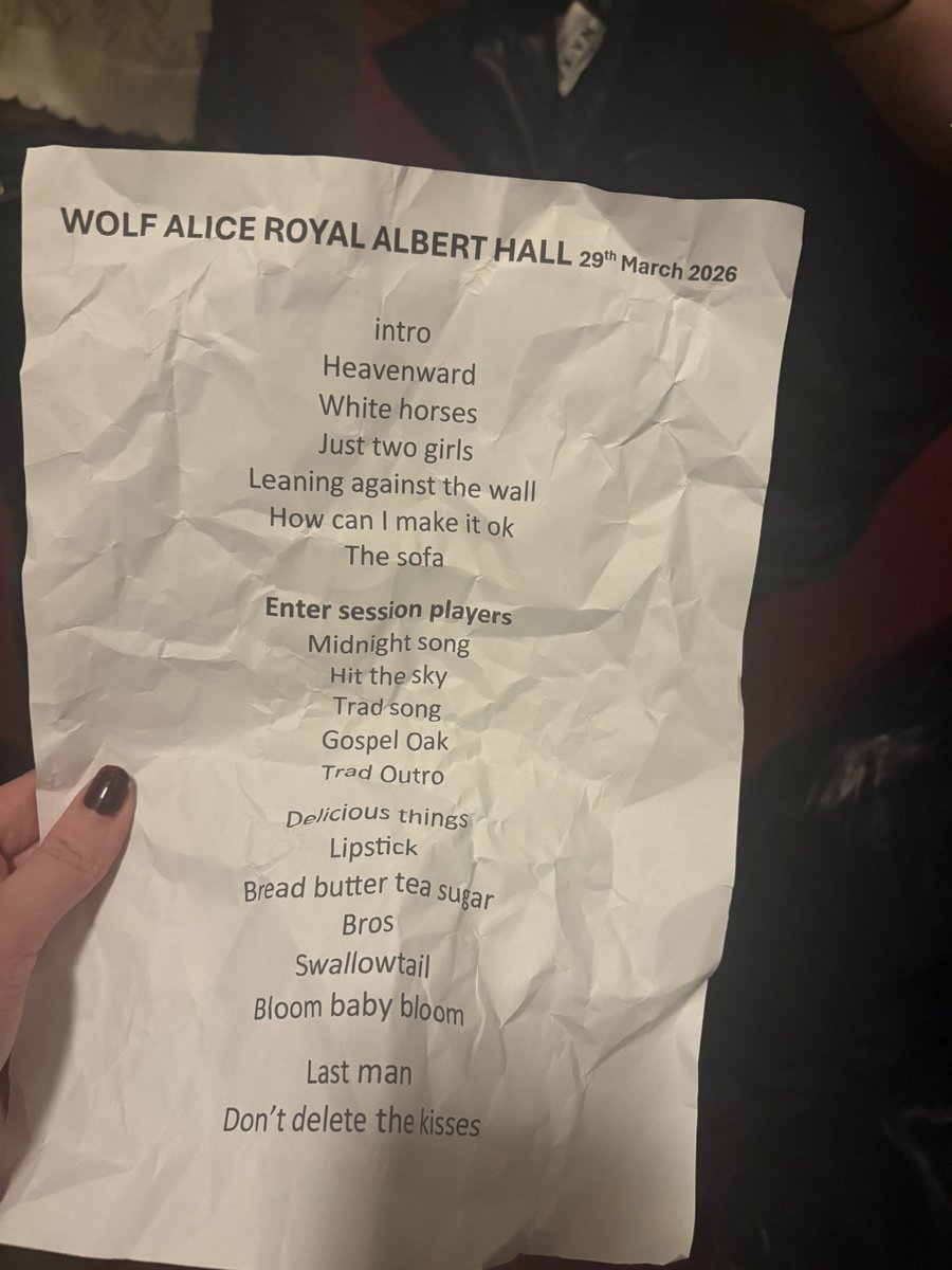 grace ੈ✩‧₊˚ tweet media