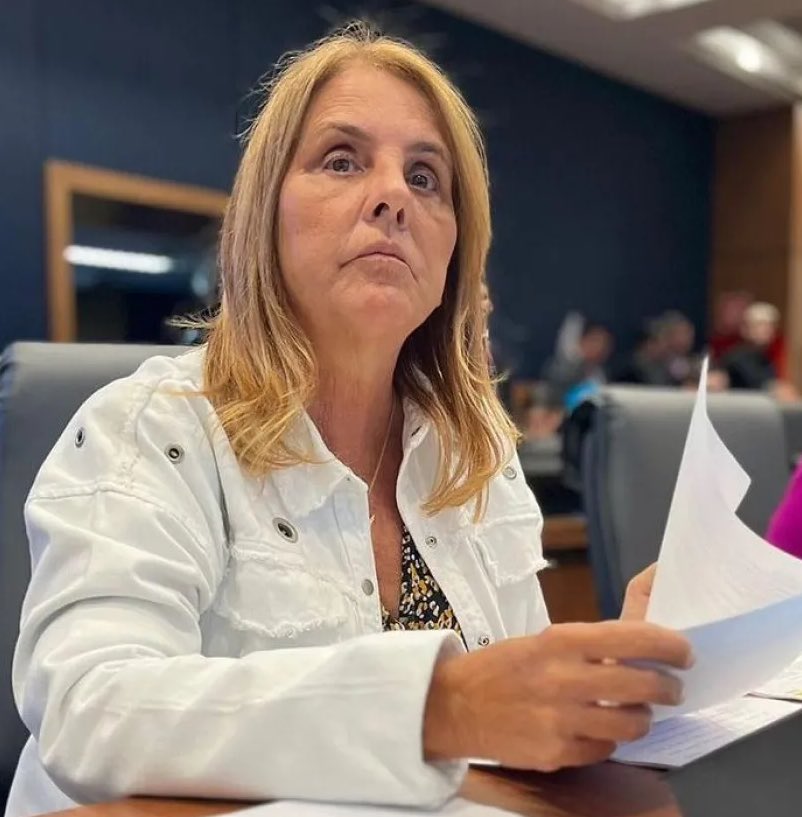 ZManga78859's tweet photo. É,#LUCINHA, SABEMOS DA SUA LIGAÇÃO COM A FAMÍLIA BRAGA E DOS SEUS ESQUEMAS, SENDO CHAMADA PELO GRUPO DE #MADRINHA E FACILITANDO AS AÇÕES DO GRUPO NA ZONA OESTE. #ZINHO AFIRMOU QUE VOCÊ ERA A INTERLOCUTORA DO GRUPO E QUE VOCÊ TENTOU TROCAR O COMANDO DO BATALHÃO DA POLÍCIA MILITAR. https://t.co/X95L2nG69a