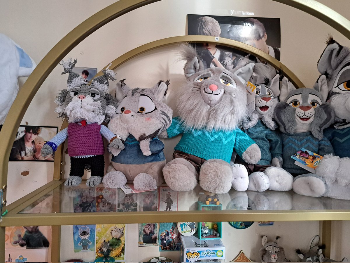 Pawberts Sweater tweet media