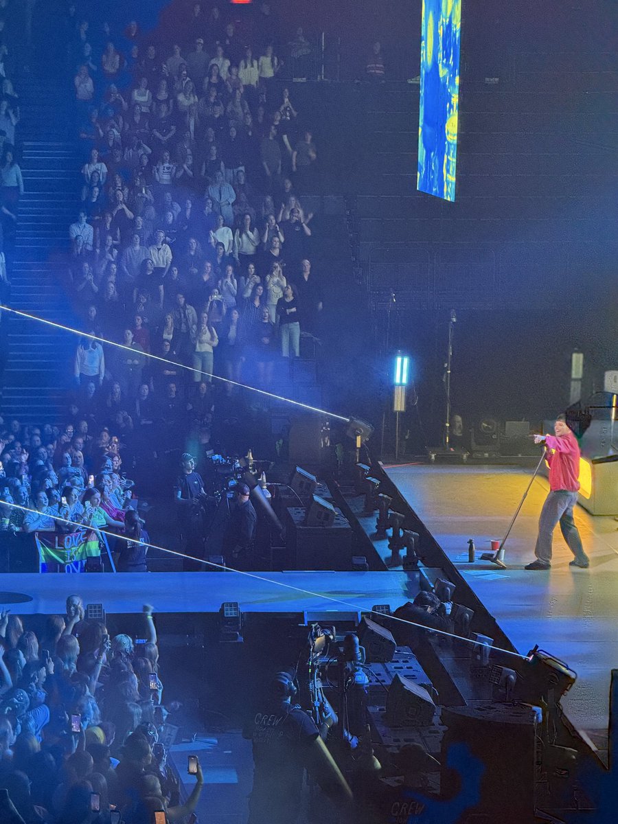 RainbowDirection tweet media