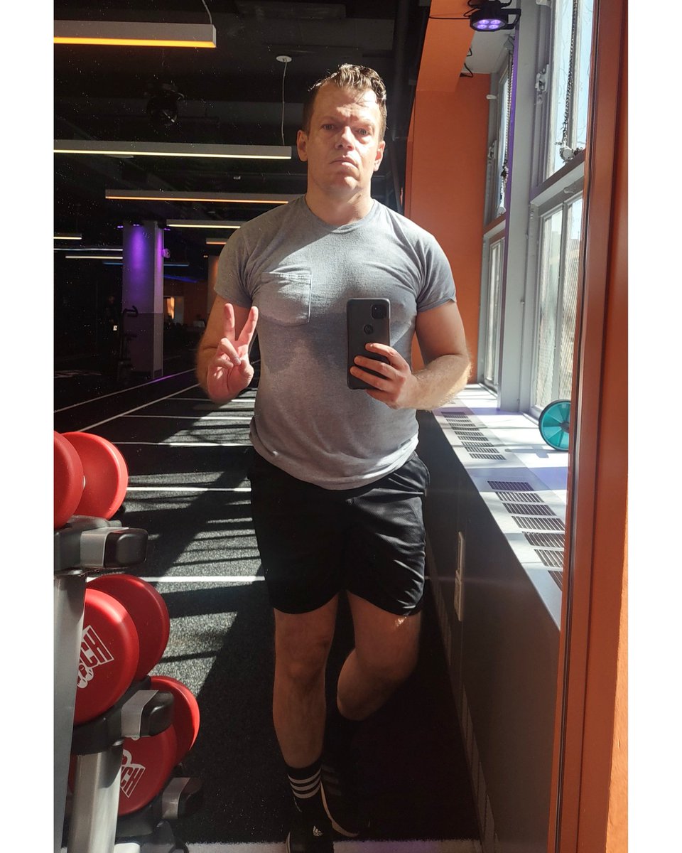 ProFabulosity's tweet photo. Thankful to make it to the gym today ✨ 
Positive Vibes for Everyone to Improve Their Health ✨
Jeremiah Project Fabulosity 
#gaybodypositivity #gayfit #projectfabulosity https://t.co/2Mx60yZPJ1