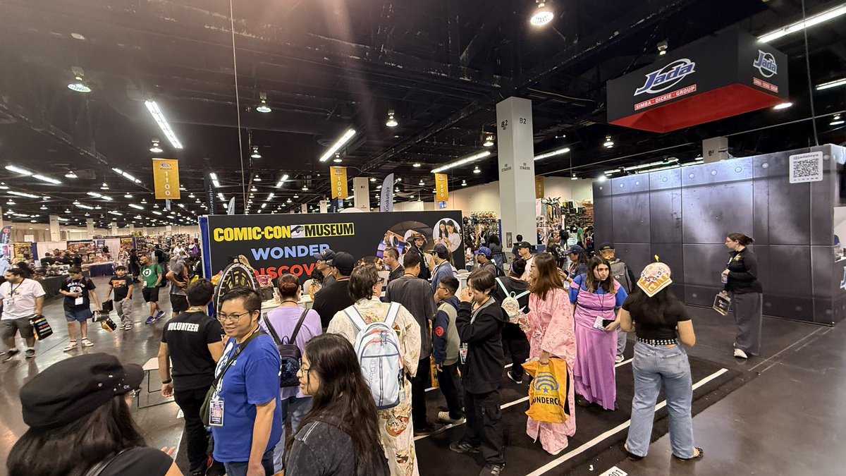 SD_Comic_Con's tweet image. The @ComicConMuseum booth is going strong into he final hours of the con #WonderCon