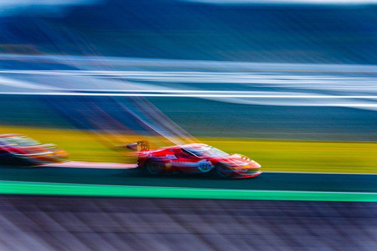 _Yuichi_Ito_'s tweet image. フェラーリ・チャレンジ・ジャパン

#Suzuka 
#流し撮り
#彗星流し
#流景旅団