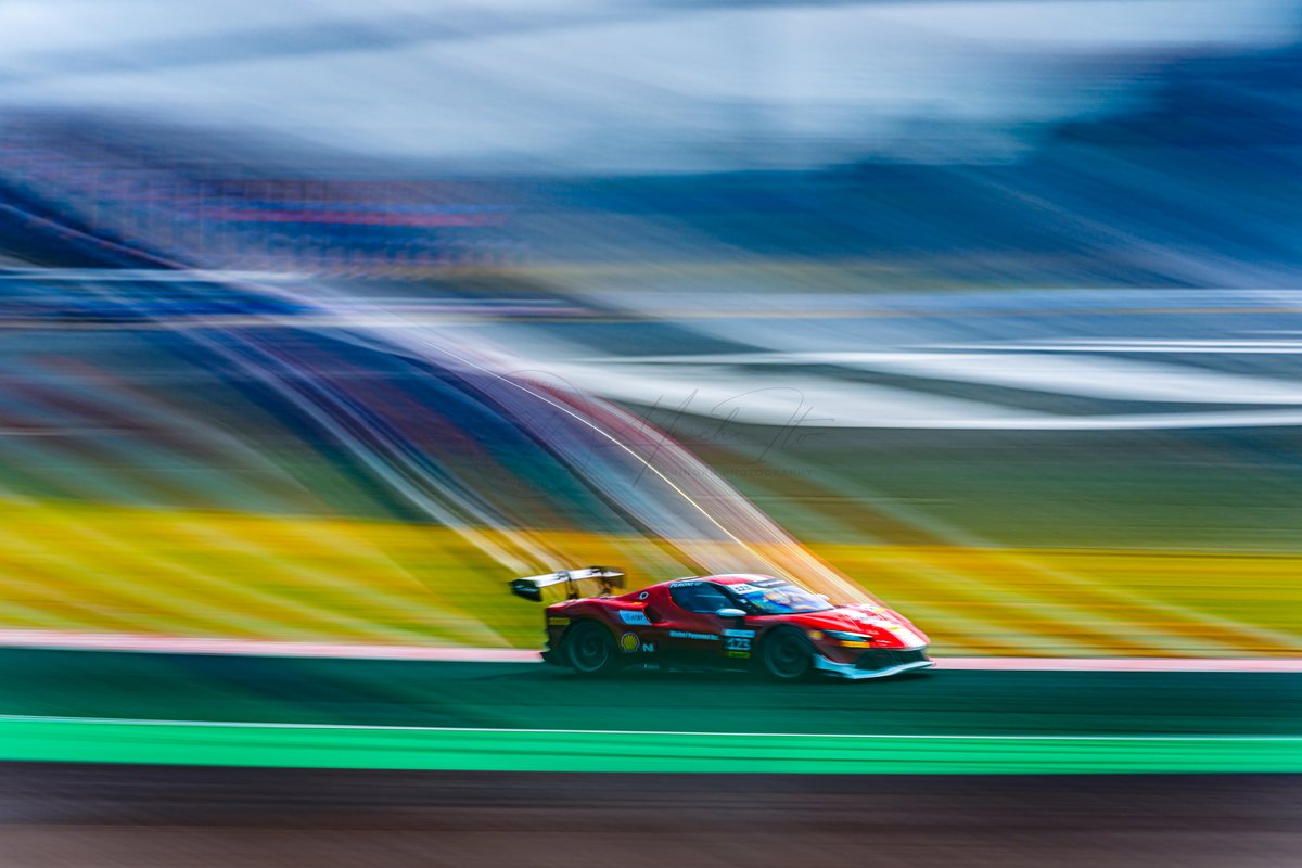 _Yuichi_Ito_'s tweet image. フェラーリ・チャレンジ・ジャパン

#Suzuka 
#流し撮り
#彗星流し
#流景旅団