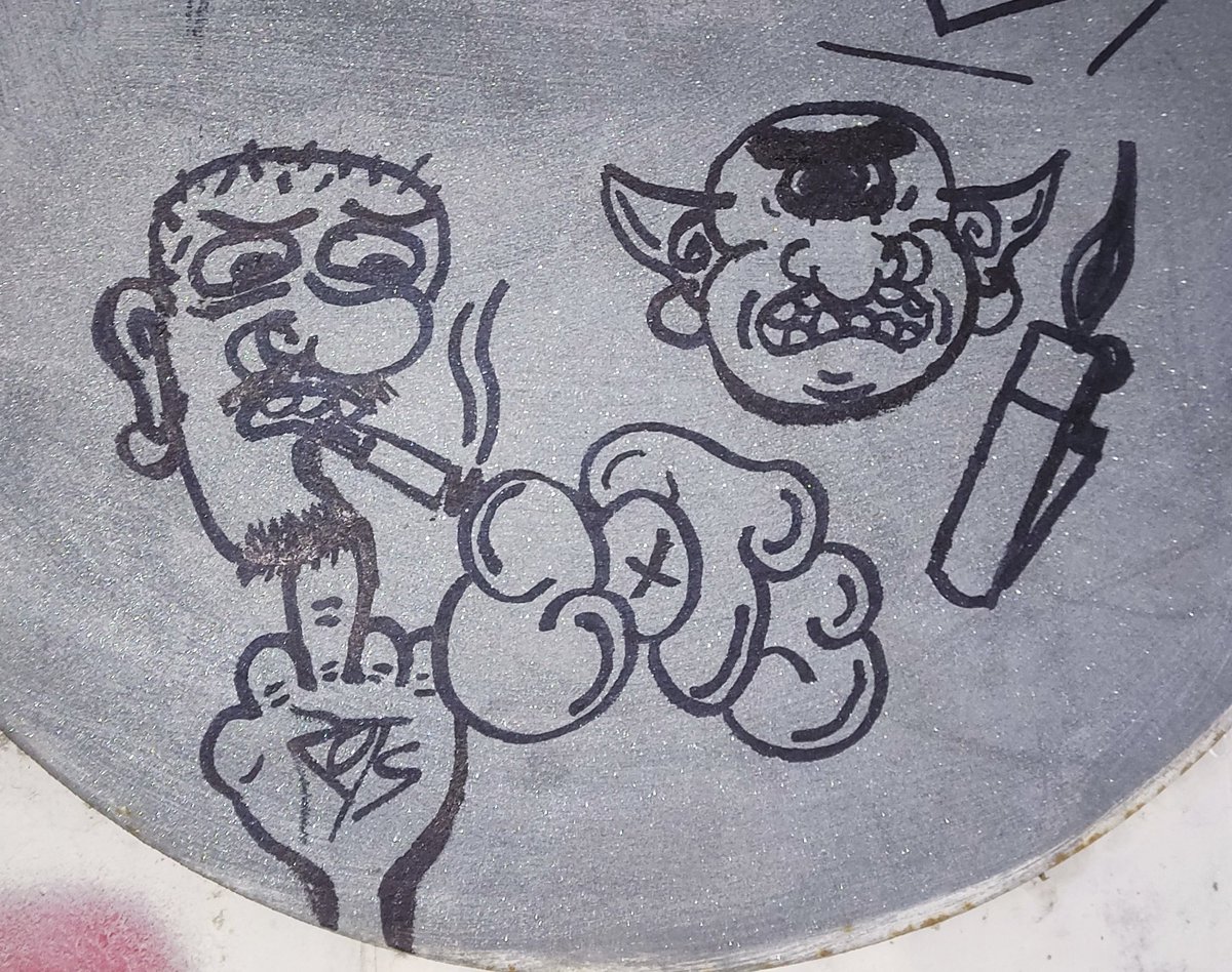 cigarro jodido rojo e imbécil tweet media