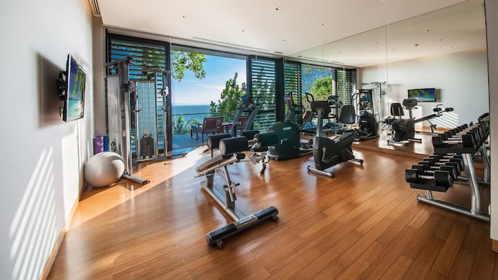 Deagle :3 🔜 Ainmhícon tweet media