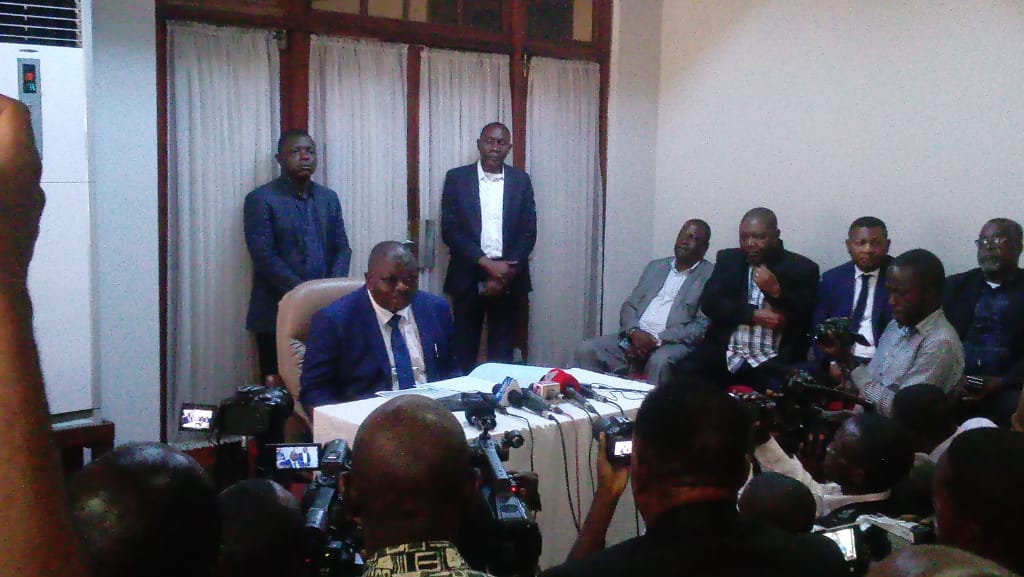 Mwindacongo1's tweet photo. #Leopards:  #Lisanga BONGANGA dénonce son exclusion « injuste » de la délégation des anciens #ministres des Sports devant accompagner les Léopards au Mexique pour les barrages du Mondial 2026. Il évoque un « complot »politique, mais appelle à l’unité derrière l’équipe nationale. https://t.co/blOD9B9FZp