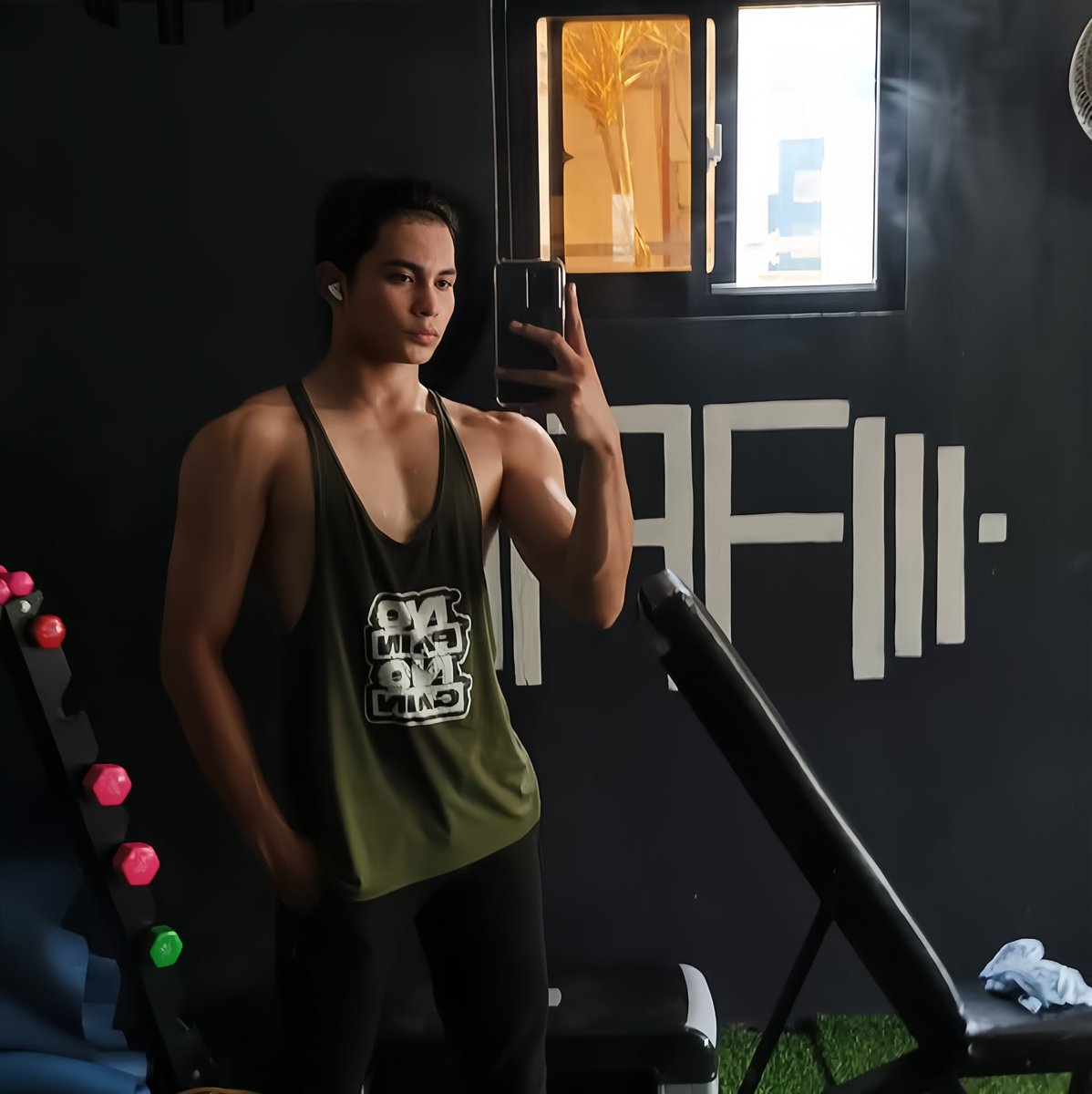 DAKSYUMMYBAGETS's tweet photo. The body glow up✨ grr. Ang sarap nya grabe🥹 Subscribe na! https://t.co/lR6IuirgDi
#malilibognabinata #forhire #morenongbagets #taaleñoprideee #jakolero #ubianbrahman https://t.co/VfYotO96N2