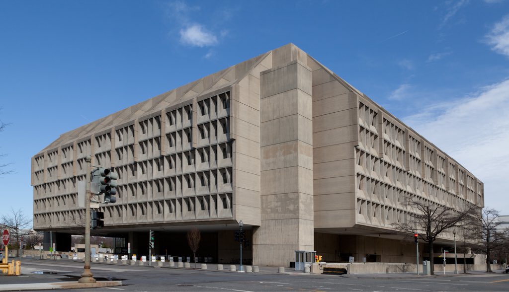I love how the media continues to find ways to attack the beautiful structures the president is building when government buildings like this have existed in DC for decades.