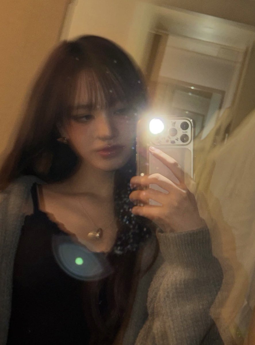 liz pics tweet media